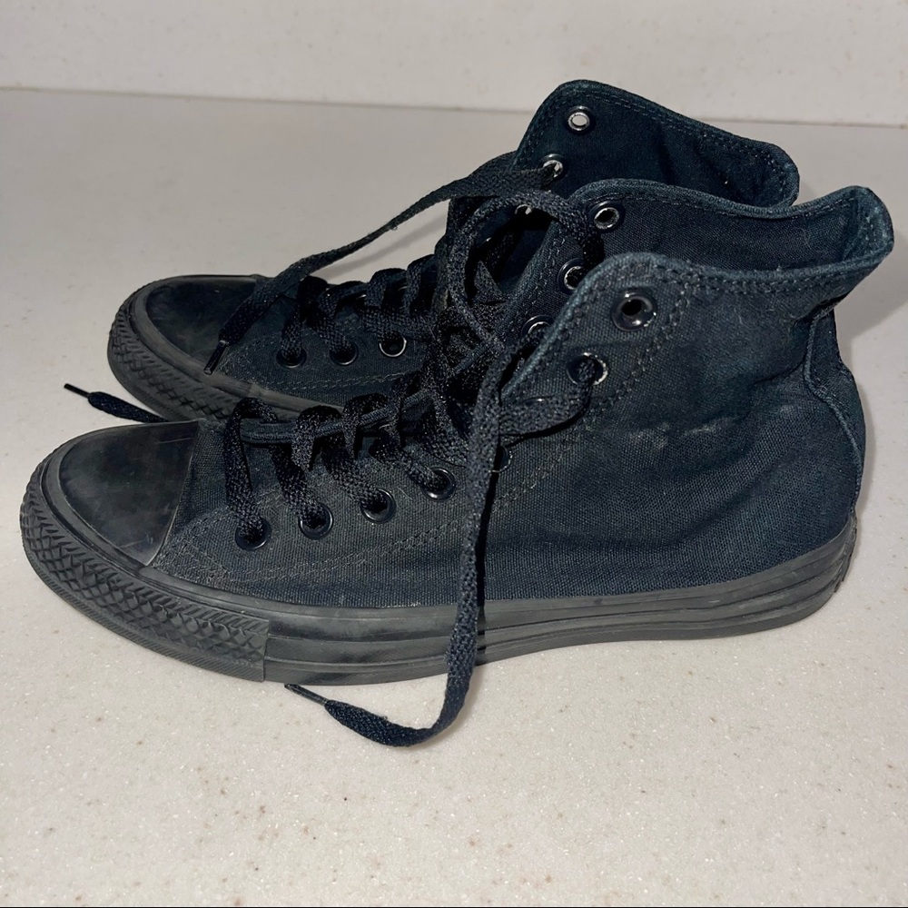 Black Converse Mens 6.5/Womens 8.5